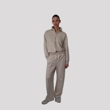 Carica l'immagine nel visualizzatore di Gallery, Tensione in pantalone felpa garzato baloon elastico vita 65% cotone Art 26P3707 ( felpa Art 26m3693 )

