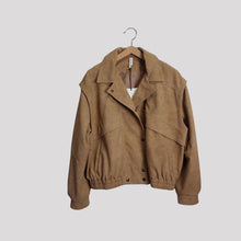 Carica l'immagine nel visualizzatore di Gallery, Tensione in giacca suede con aletta elastico fondo foderata Art S26J235
