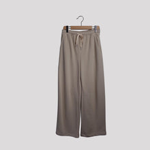 Carica l'immagine nel visualizzatore di Gallery, Tensione in pantalone felpa garzato baloon elastico vita 65% cotone Art 26P3707 ( felpa Art 26m3693 )
