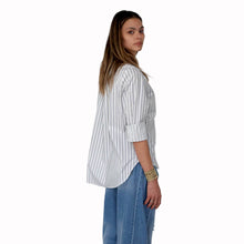 Carica l'immagine nel visualizzatore di Gallery, Haveone camicia over rigata celeste 97% cotone Art CJK-Q051
