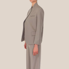 Carica l'immagine nel visualizzatore di Gallery, Vicolo blazer gessato foderato allacciatura collo Art TAB0887 ( pantalone Art TAB0972 )

