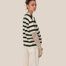 Carica l'immagine nel visualizzatore di Gallery, Vicolo t-s-shirt over rigata manica pizzo 77% cotone Art UAB0137
