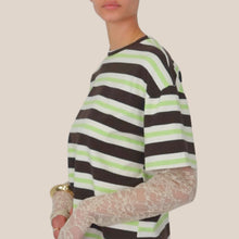 Carica l'immagine nel visualizzatore di Gallery, Vicolo t-s-shirt over rigata manica pizzo 77% cotone Art UAB0137
