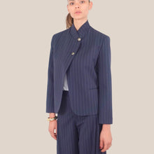 Carica l'immagine nel visualizzatore di Gallery, Vicolo blazer allacciatura alta gessato colore blu 34% viscosa Art TAB1107 ( pantalone Art TAB1112 )
