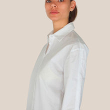 Carica l'immagine nel visualizzatore di Gallery, Vicolo camicia over fiocco polsino 100% cotone Art TD1672
