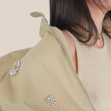 Carica l'immagine nel visualizzatore di Gallery, Philia Loft Bomber con strass elastico fondo 60% cotone Art D02N0487
