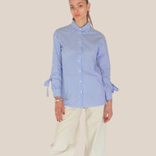Carica l'immagine nel visualizzatore di Gallery, Vicolo camicia over rigata fiocco polsino 100% cotone Art TD1673
