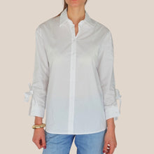 Carica l'immagine nel visualizzatore di Gallery, Vicolo camicia over fiocco polsino 100% cotone Art TD1672
