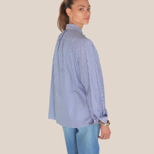 Carica l'immagine nel visualizzatore di Gallery, Vicolo camicia over rigata con applicazione colletto 100% cotone Art TD1224
