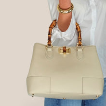 Carica l'immagine nel visualizzatore di Gallery, Susy Mix pochette manico bamboo con tracolla Art BS2542
