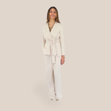 Carica l'immagine nel visualizzatore di Gallery, Dixie pantalone palazzo fluido colore neve Art P845A112 ( blazer J845A019 )
