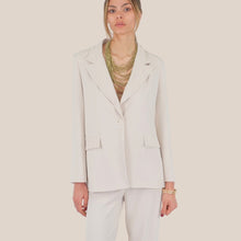 Carica l'immagine nel visualizzatore di Gallery, Dixie blazer fluido colore neve 1 bottone Art J845A020 ( pantalone P845A113 )
