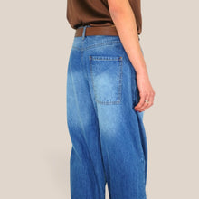 Carica l'immagine nel visualizzatore di Gallery, Dixie jeans barrel pinces con cintura e risvoltino 100% cotone Art P773A155
