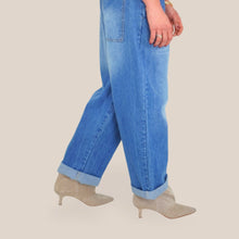 Carica l'immagine nel visualizzatore di Gallery, Dixie jeans barrel pinces con cintura e risvoltino 100% cotone Art P773A155
