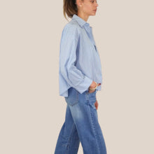 Carica l'immagine nel visualizzatore di Gallery, Tensione in camicia over più top pizzo Art PE260068
