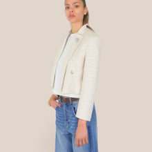 Carica l'immagine nel visualizzatore di Gallery, Tensione in chanel lurex con spille 38% cotone Art S26J373
