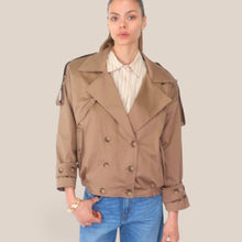 Carica l'immagine nel visualizzatore di Gallery, Haveone trench corto con spallone elastici retro 98% cotone Art KVS-Q053
