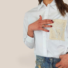 Carica l'immagine nel visualizzatore di Gallery, Haveone camicia over popeline taschino crochet spacchetti laterali 100% cotone Art CNO-Q156

