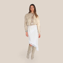 Carica l'immagine nel visualizzatore di Gallery, Haveone gonna con pizzo fondo asimmetrico Art GVS-Q069
