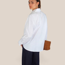Carica l'immagine nel visualizzatore di Gallery, Tensione in camicia over taschino paillettes 50% cotone Art PE260048
