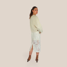 Carica l'immagine nel visualizzatore di Gallery, Tensione in gonna pizzo con sottoveste e cintura 38% cotone 14% viscosa Art S26G820
