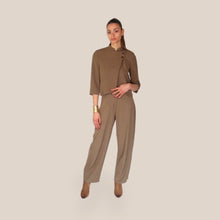 Carica l'immagine nel visualizzatore di Gallery, Tensione in pantalone barrel casha Art 26P4184 ( giacca 26B4185 )
