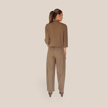 Carica l'immagine nel visualizzatore di Gallery, Tensione in pantalone barrel casha Art 26P4184 ( giacca 26B4185 )
