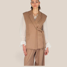 Carica l'immagine nel visualizzatore di Gallery, Philia Loft gilet over 53% lyocell 47% cotone Art V02A0741 ( pantalone Art V02A0742
