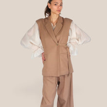 Carica l'immagine nel visualizzatore di Gallery, Philia Loft gilet over 53% lyocell 47% cotone Art V02A0741 ( pantalone Art V02A0742
