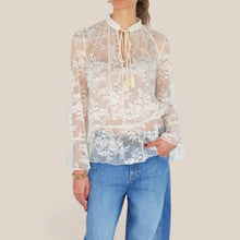 Carica l'immagine nel visualizzatore di Gallery, Vicolo blusa pizzo laccetto collo Art TAB1362
