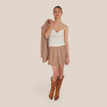 Carica l'immagine nel visualizzatore di Gallery, Vicolo mini gonna pieghe zip laterale  23% lyocell 22% viscosa Art TAB1491 ( blazer Art TAB1492 )
