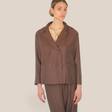 Carica l'immagine nel visualizzatore di Gallery, Haveone blazer over doppio petto cioccolato 53% viscosa Art JVI-Q085 ( pantalone Art PVI-Q230 )
