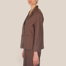 Carica l'immagine nel visualizzatore di Gallery, Haveone blazer over doppio petto cioccolato 53% viscosa Art JVI-Q085 ( pantalone Art PVI-Q230 )
