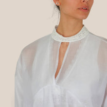 Carica l'immagine nel visualizzatore di Gallery, Haveone blusa balza fondo colletto pizzo 85% lyocell Art CMA-Q200
