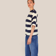 Carica l'immagine nel visualizzatore di Gallery, Vicolo t-shirt over rigata spacchetto con alamari 48% cotone Art TAB1412
