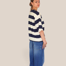 Carica l'immagine nel visualizzatore di Gallery, Vicolo t-shirt over rigata spacchetto con alamari 48% cotone Art TAB1412
