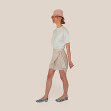 Carica l'immagine nel visualizzatore di Gallery, Vicolo mini gonna pareo zip retro 87% viscosa Art TAB1628
