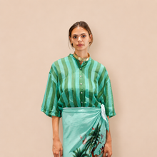 Carica l'immagine nel visualizzatore di Gallery, Tensione in camicia over rigata 78% cotone 22% seta Art 40008

