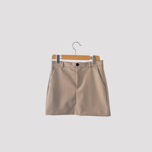 Carica l'immagine nel visualizzatore di Gallery, Vicolo mini gonna ecopelle con tasche Art TF2023
