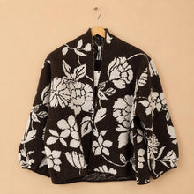 Carica l'immagine nel visualizzatore di Gallery, Tensione in Cardigan tramato fiori Art W6HMG19A400
