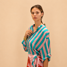 Carica l'immagine nel visualizzatore di Gallery, Tensione in camicia over rigata 78% cotone 22% seta Art 39879
