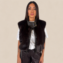 Carica l'immagine nel visualizzatore di Gallery, Tensione in Gilet eco-pelliccia moro Art FI557AI26
