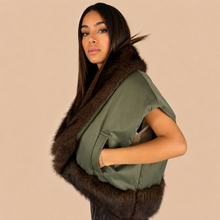 Carica l'immagine nel visualizzatore di Gallery, Tensione in Gilet Pelliccia Verde Militare Art FW260003
