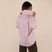 Carica l'immagine nel visualizzatore di Gallery, Tensione in camicia rigata over ricamo tigre 100% cotone Art IQ396

